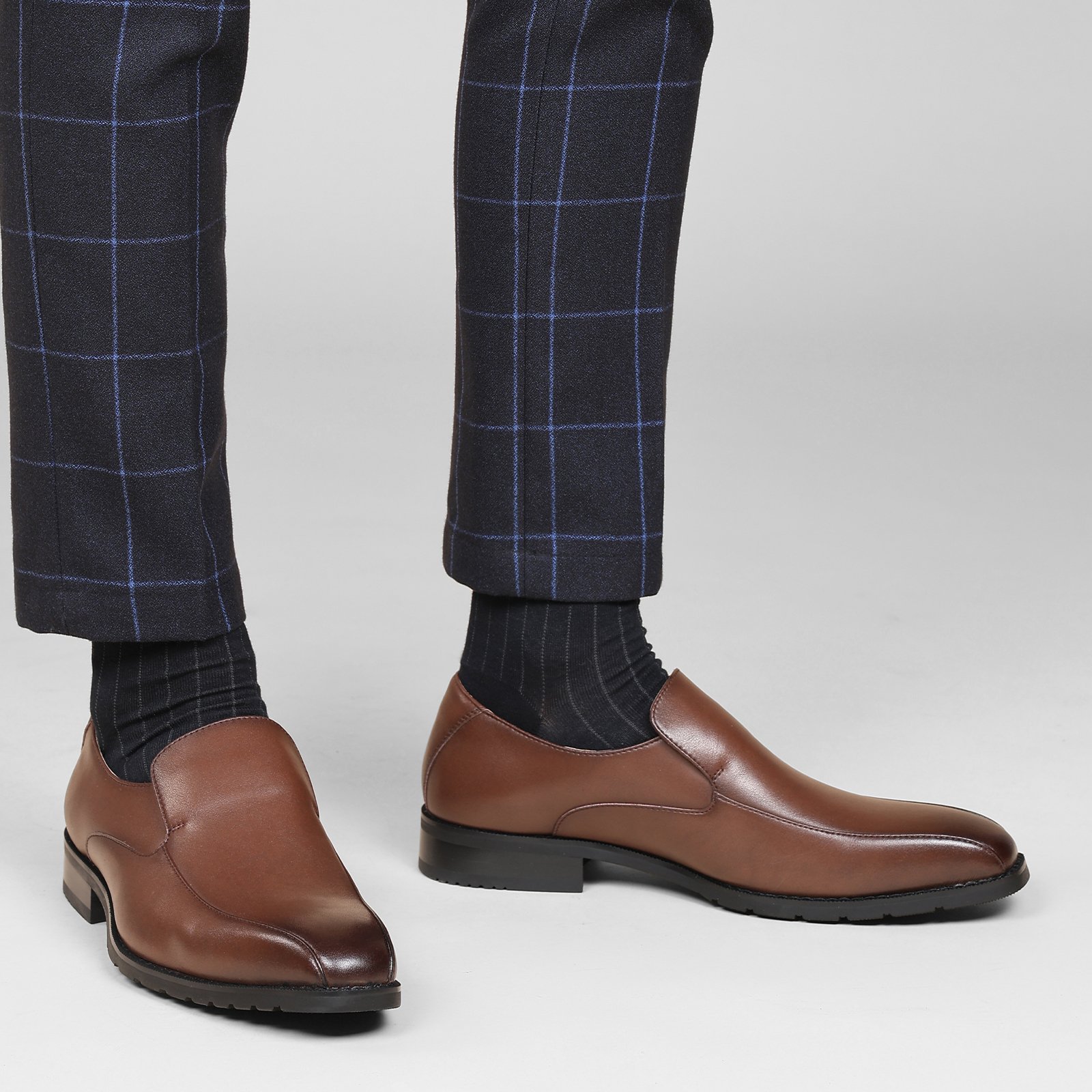 38 Flukin メンズ ビジネスシューズ【高級紳士靴】ドレスシューズ 防水仕様 軽量設計 防滑底 通気性 ウォーキング対応 フォーマル 歩きやすい - Image 12