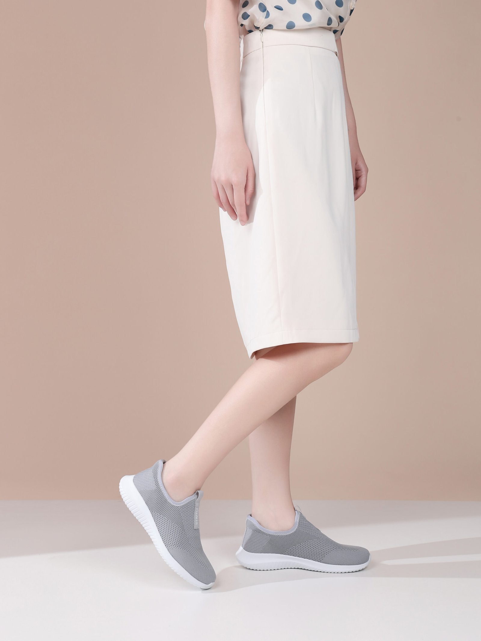 A52A4235 Flukin 軽量ランニングシューズ スリッポン カジュアル スニーカー 通気性 健歩 滑り止め 通勤 春秋夏 歩きやすい カジュアル 立ち仕事 軽量 - Image 7