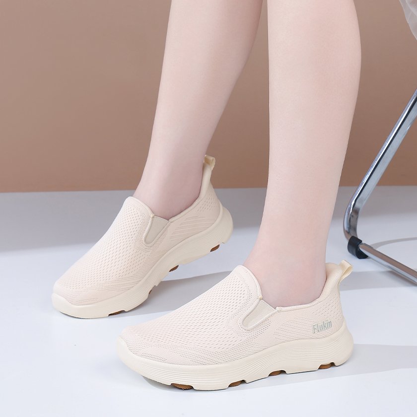 4 Flukin スリッポン 健歩シューズ 白スニーカー ローファー レディース 女 ハンズフリー靴 上履き ベージュ 軽量 幅広 通気 衝撃吸収 ウォーキング 疲れにくい 立ったまま履ける クッション性 滑り止め 仕事 履きやすい 通気性 春 夏 秋 - Image 7